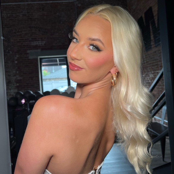 Meet your Posher, Abby - Picture 1 of 1